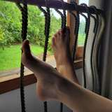 feetandsurprise